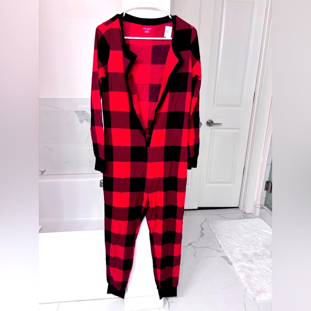 NWT Old Navy Red and Black Checkered Onesie Pajamas Unisex Medium